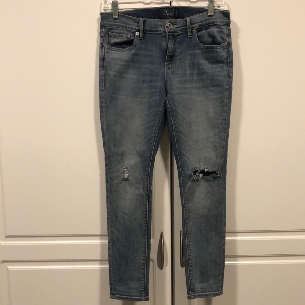 Lucky Brand jeans Women's 6 / 28 Charlie Capri denim jean destroyed distressed